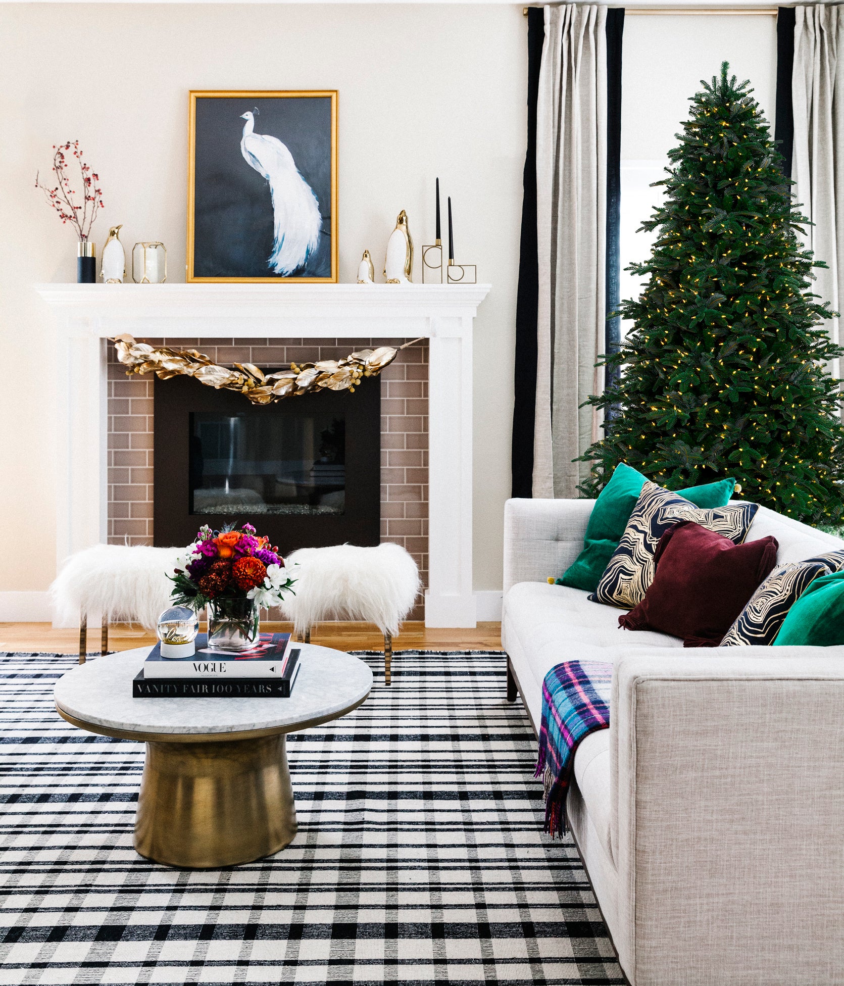 6 Super Easy and Affordable Ways To Deck The Halls With Holiday Décor Your Guests Will Love
